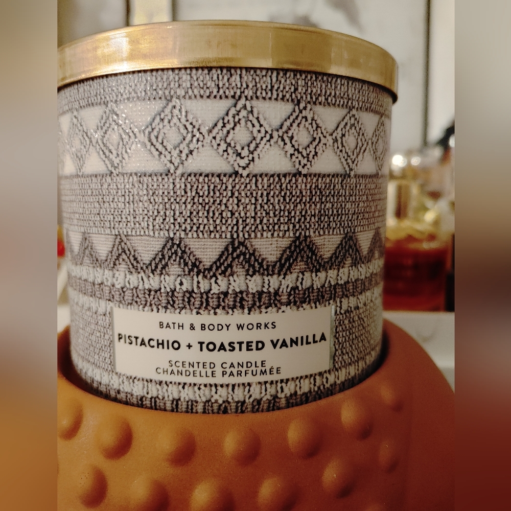 LIMITED EDITION PISTACHIO TOASTED VANILLA 3 WICK BATH & BODY WORKS CANDLE